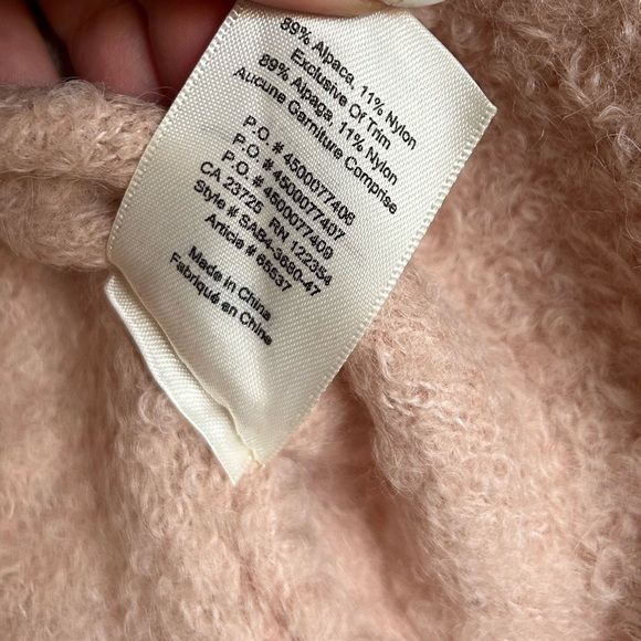 Wilfred Aritzia Alpaca wool light pink Marseille Vneck cropped sweater- size XS - Picture 13 of 13